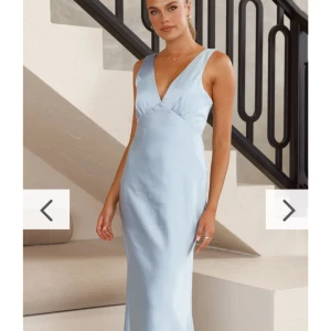 Balklänning - Jättefin klänning perfekt till balen!! Använd en gång 💙