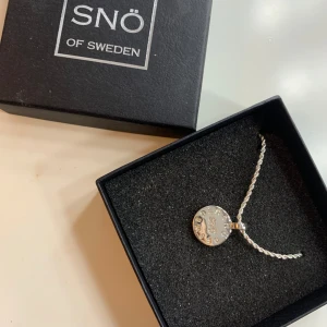 Halsband silver  - Aldrig använd, strl one Size 