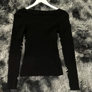 tröja - fin ”stickad” tröja storlek s/xs från kappahl. tvättar innan frakt (hundhår). aldrig använt bara testad