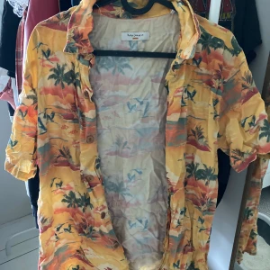 nudie jeans skjorta  - använd fåtal gr, jätte bra skick! 