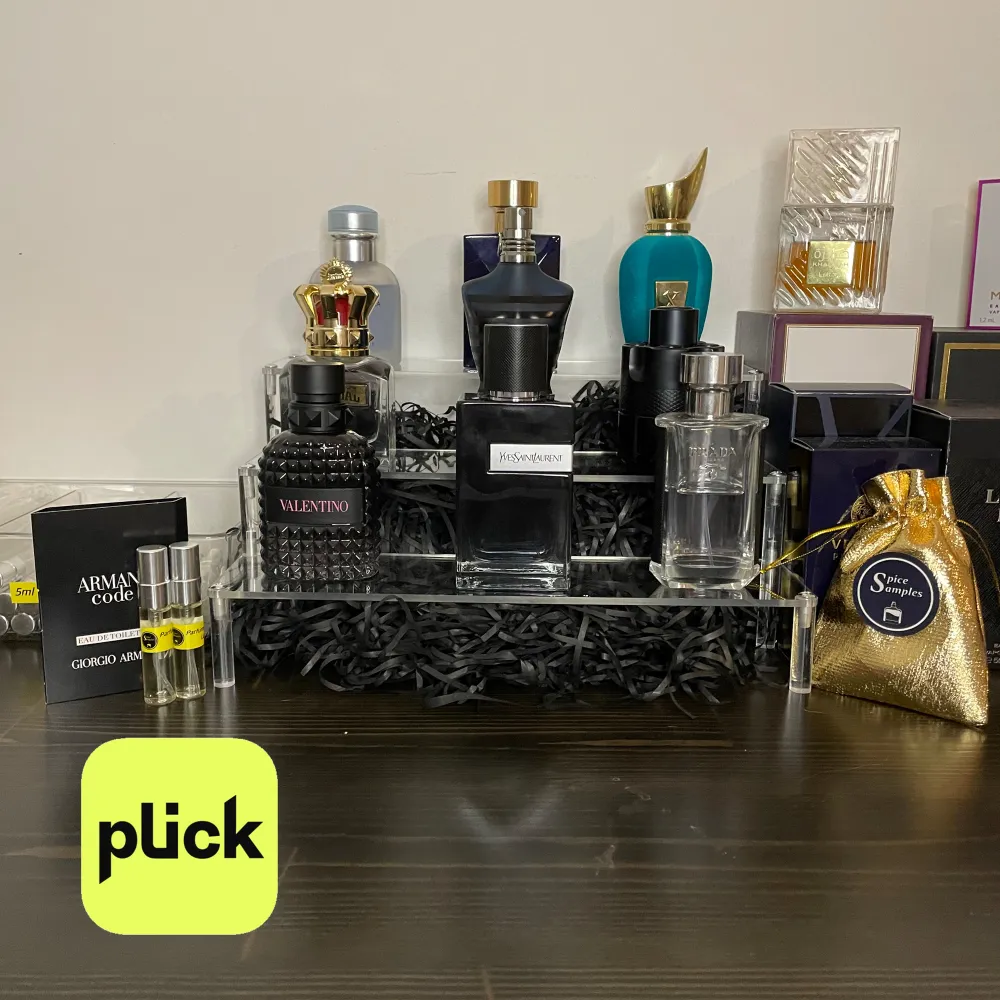 SĂ€ljer Samples av Jean Paul Gaultier Ultra Maleđđš storlekarna 2ml/5ml/10ml Kontakta oss innan du köper sĂ„ löser vi MĂ€ngd, Storlek, Vilken/Vilka Parfymer och (Pris vid köp av 5ml/10ml eller mer Ă€n 1 sample/dekant. Perfume.