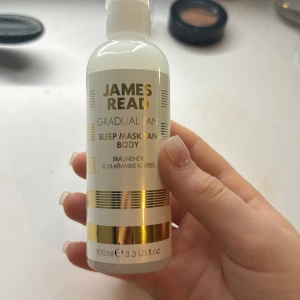 James read sleep mask tan body - Säljer min sleep mask tan body från James read fel det inte kommit till användning! Har aldrig testat eller använt den! Den är även u 100 ml och nu pris är 301kr!