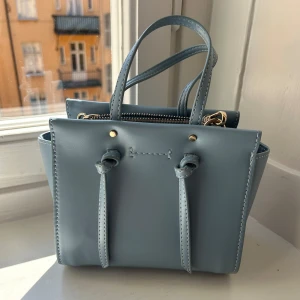 Ljusblå väska - Supersöt ljusblå väska från zara i bra skick!💕