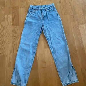Blå jeans - Använda men är i bra skick!