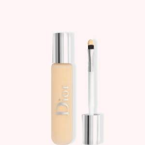 helt ny dior concealer som är oanvänd men öppnad, fick i julklapp men den var inte min färg💞