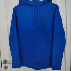 Lyle & scott Hoodie blå /marinblå - Jätte fin o bra skick