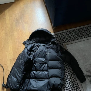 Sail Racing Jacka - Sail Racing Cape Down jacka nästan oanvänd i ny skick i storlek L