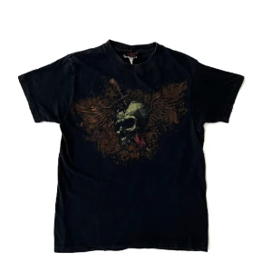 Miami ink - Miami ink tisha. Bredd 49 cm, Längd 69cm. Ställ gärna frågor :)