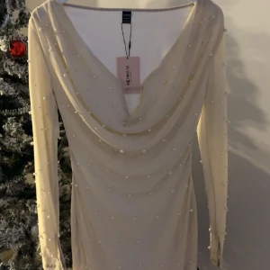 Klänning  - Säljer denna skit snygga klänning från SHEIN som tyvärr inte passade mig 