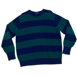 Randig tröja från Brandy - FRI FRAKT TILLS 31/12 - Trendig tröja från Brandy. Skriv om du har frågor eller vill ha fler bilder.