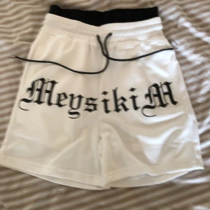 Nya shorts strl s - Helt nya 