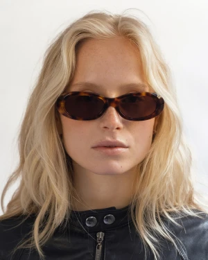 Corlin Eyewear  - Helt oanvända solglasögon i modellen Louis från Corlin