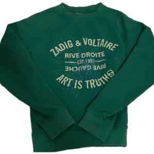 Zadig & Voltaire tröja - Jättefin grön tröja från Zadig & Voltaire, köpt för runt 1000kr❤️ Inga defekter storleken är S