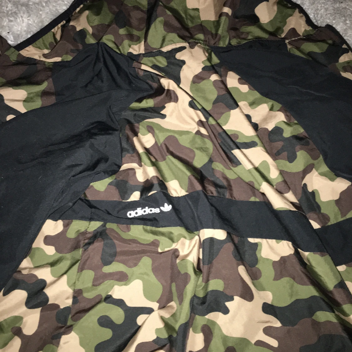 Adidas camo regn jacka  - 91