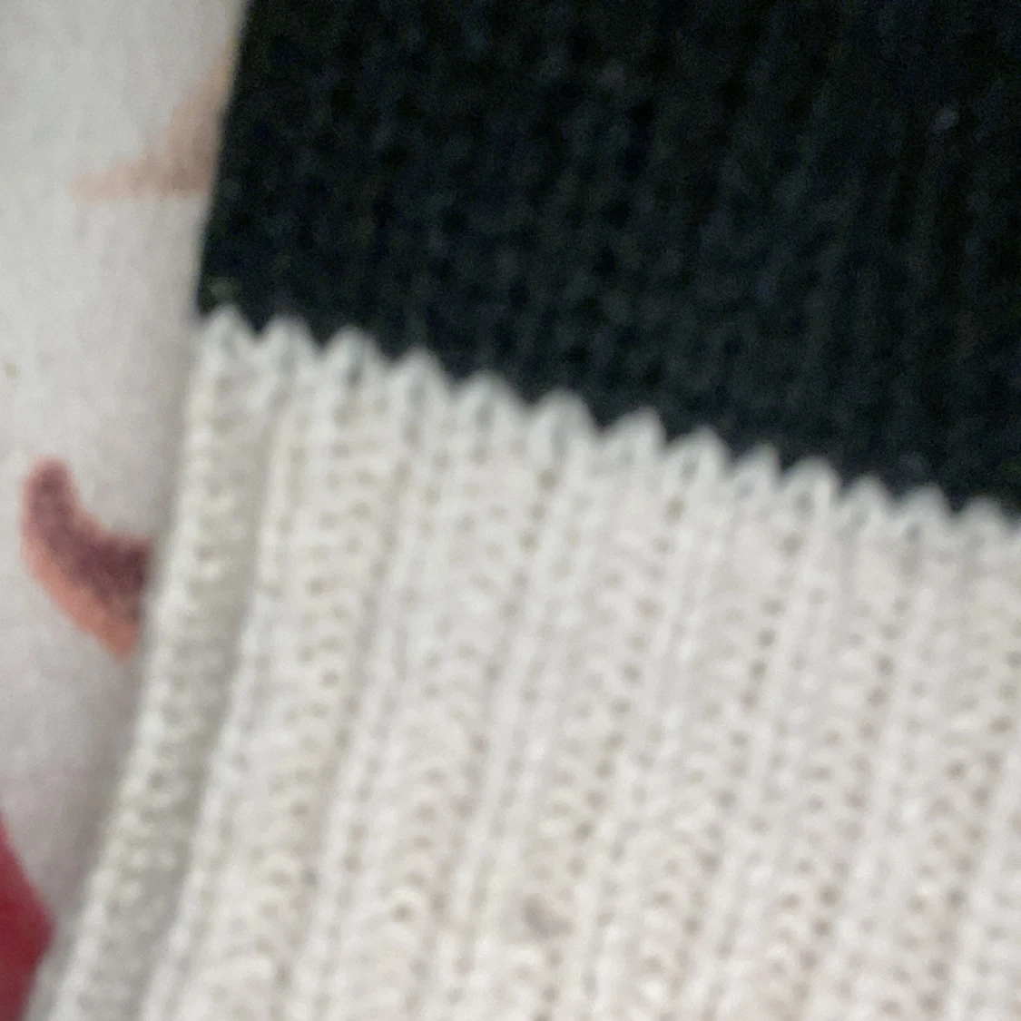 Svart och vit tröja  - 90