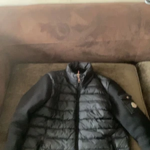 Moncler cardigan size s - Bra skick pris går och diskutera