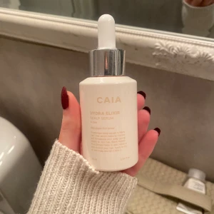 caia scalp serum - Oanvänt serum till hårbotten. Från Caia Cosmetics. 