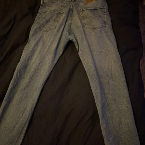 502 ljusblåa levi’s jeans - Knappt använda, bra skick W33 L32. Priset är ej hugget i sten