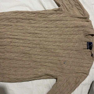 Gant stickad tröja - Gant tröja aldrig använd storlek S funkar perfekt för vintern skriv om ni är intresserade 