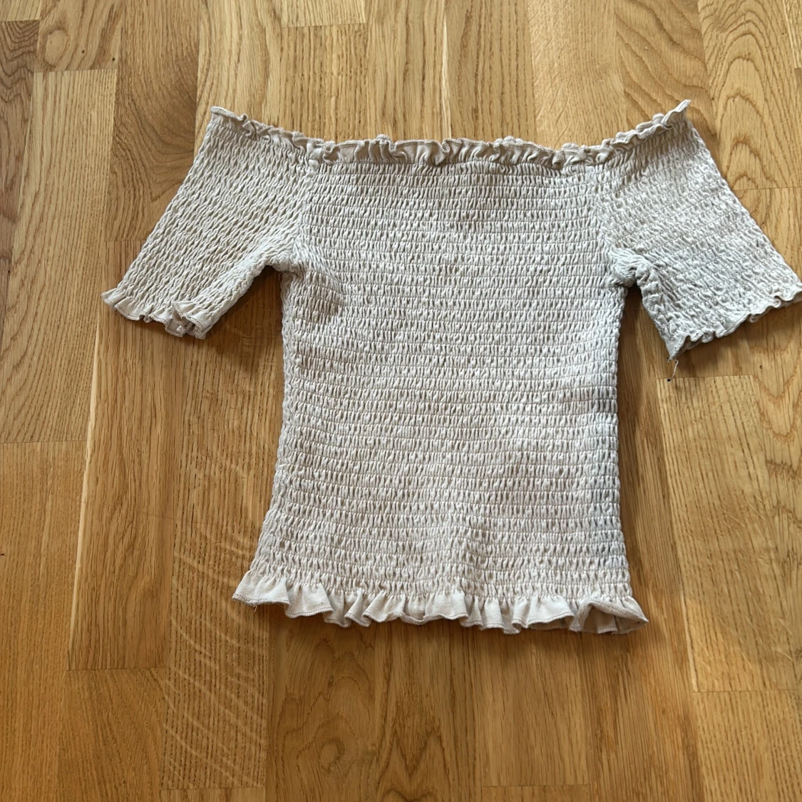 Beige offshoulder topp - 90