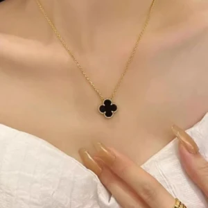 Fyrklöver Halsband - Mycket fina halsband. Finns många i lager