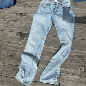 Raka jeans - Skit snygga raka jenas populära säljer pågrund av att jag har många jenas🔥