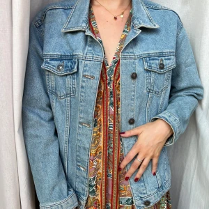 Snygg jeansjacka!  - Klicka ej på köp nu! 🌸🥂