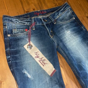 Vintage bootcut jeans - Jätte fina helt nya vintage lågmidjade bootcut jeans!😍 Midja: 34 Innerben: 80