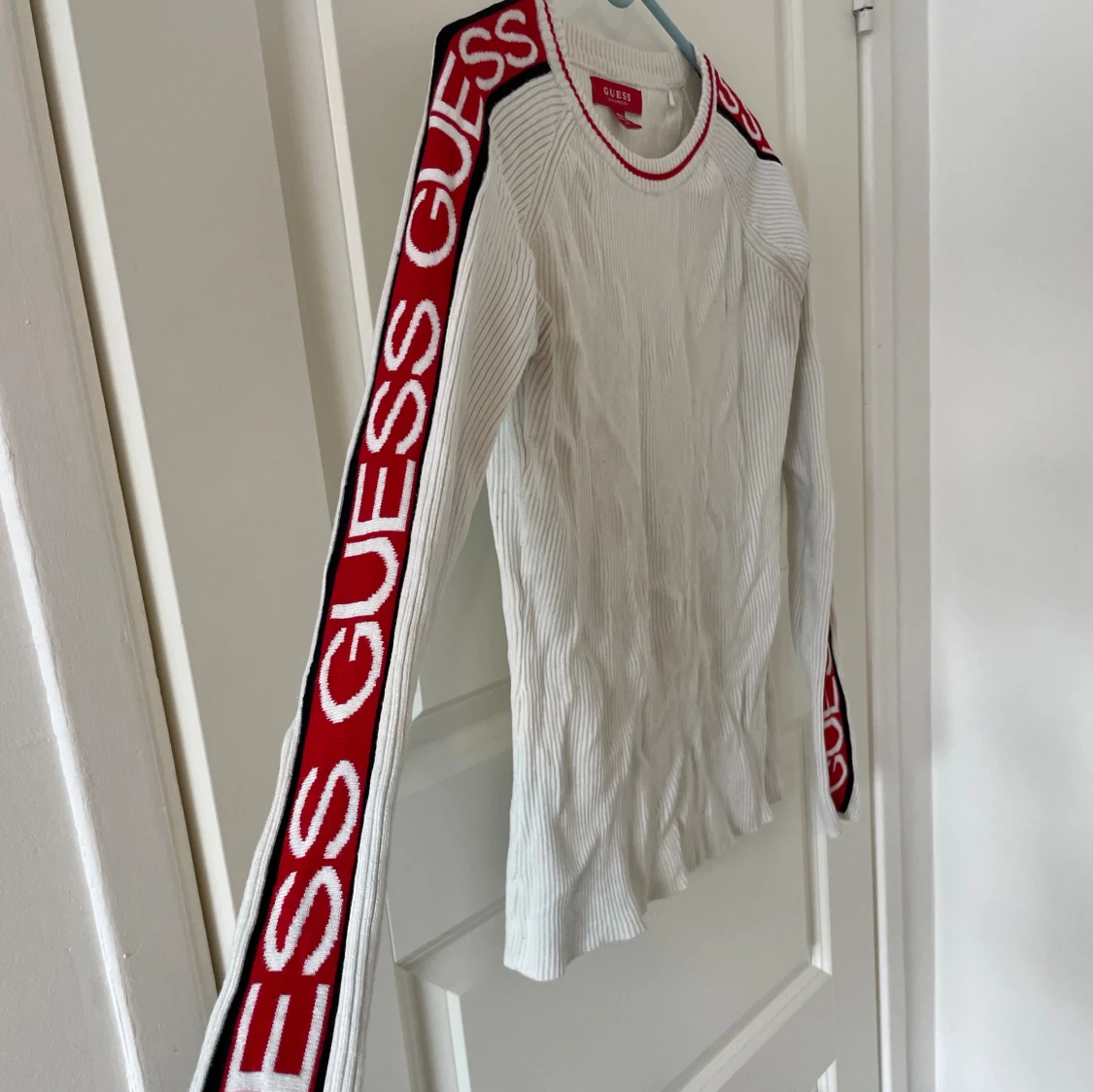 Guess stickad tröja  - 90