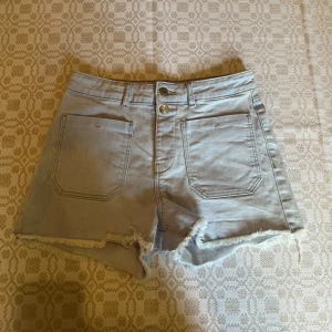 Zara Shorts - Fina ljusa jeansshorts från zara💕