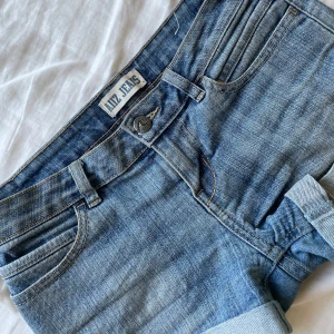 lågmidjade shorts - Säljer dessa lågmidjade shortsen❤️ pågrund av att den inte har kommit till användning längre, den har inga defekter alls❤️ vet inte vart dem är ifrån