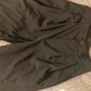 Kostymbyxor  - Kostymbyxor i svart 