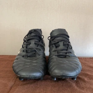 Adidas copa  - Adidas copa fotbollskor storlek 41. Nästan nya andvända bara 5 gånger och passar perfekt👌🏾