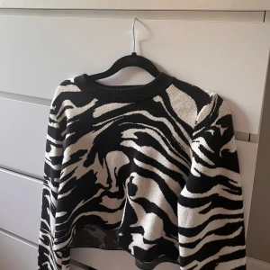 Tröja - använd fåtal gånger!