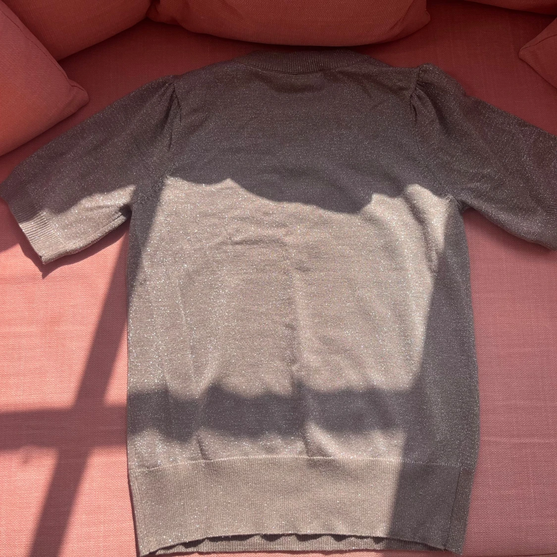 Glittrig beige T-shirt - 90