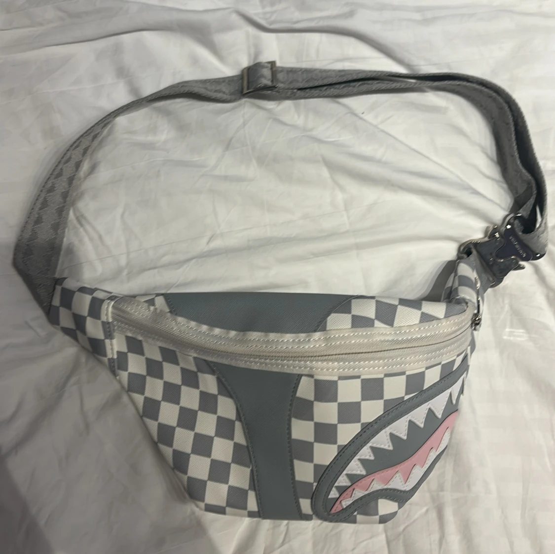 Sprayground väska, köpt i marbella, använd mindre än 5 ggr