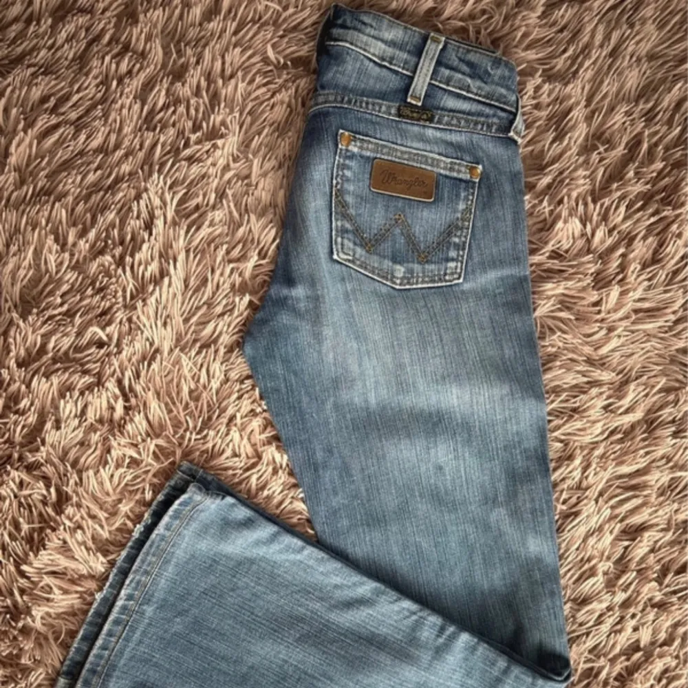 Köpta på vinted men var tyvärr för små. Väldigt bra skick!💕 . Jeans & Byxor.