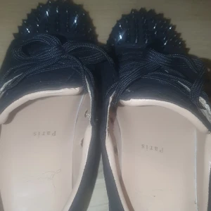 Säljer louboutins storlek 43 priset kan diskuteras  - Bra skick 