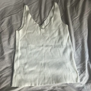 Linne  - Linne från JDY💕 Linnet ser använt ut men fräscht💕 skriv innan ni trycker på köp🩷