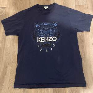 T-shirt från kenzo storlek M. Knappt använd någonting alls 