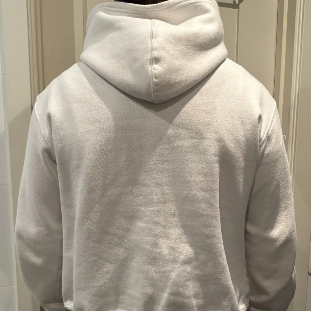 Fet hoodie säljes då jag är intresserad av annat! Inga defekter | Nypris: 700kr. Hoodies.