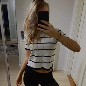 Vit svart topp - Köpt från zara för längesen 