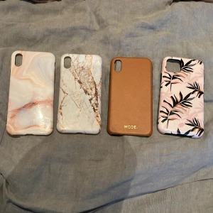 4 mobilskal⭐️⭐️ - Det är fyra mobilskal och 3 av dem är för XS och det andra som är större passar på XS och kanske 11💋🙌🏼 jag köpte dem för ganska dyrt men vet inte vart. Två av dem har repor men man ser inte det så bra. Hoppas ni vill köpa🥰