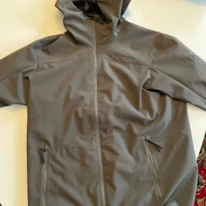 Peak performance jacka - Hej säljer min peak jacka då jag inte använder den längre storlek m