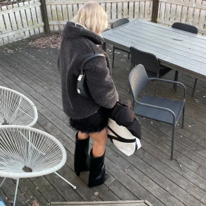 Boots fold over  - Så sjukt snygga boots, perfekt nu till vår/sommar! ANVÄNDA 1 GNG. Kom med egna bud och privat för fler bilder!💕💕😍köpt för 540kr