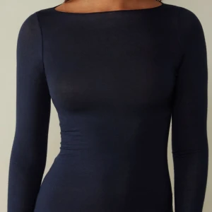 Intimissimi tröja - Säljer denna Intimissimi tröja få den inte kmr till användning. Bra skick. Nypris 449kr.