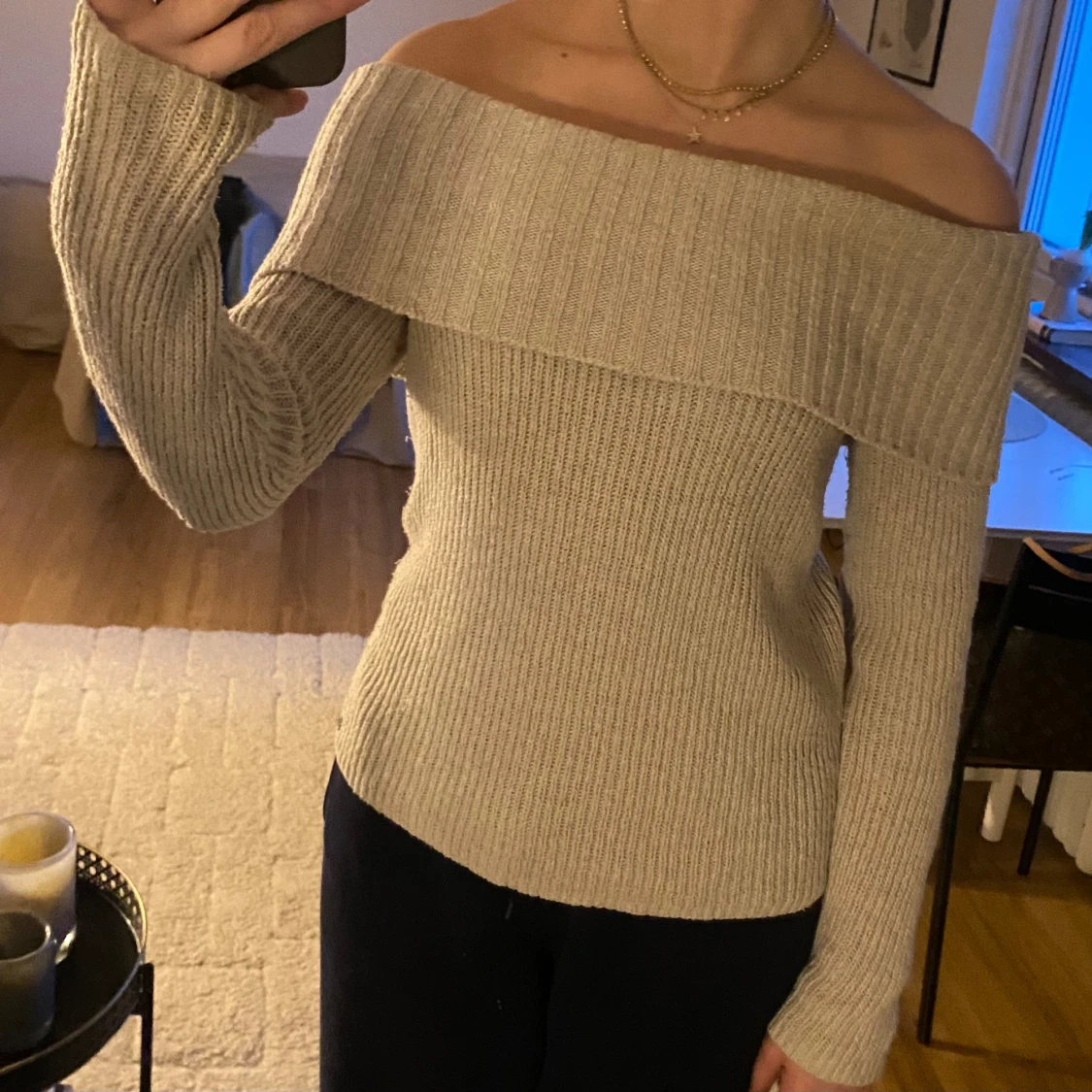 Off-shoulder tröja Hollister