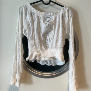 Boho vit blus topp - Jättefin vit topp perfekt till sommaren/studenten! 