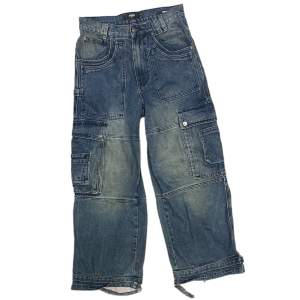 Jaded london jeans ”monster fit”   Vill bara va av med de så va inte rädd o lägg bud!!❤️‍🔥