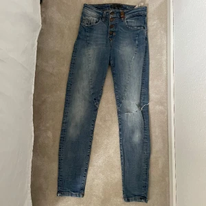Object jeans - Jeans från object i stolek 25.